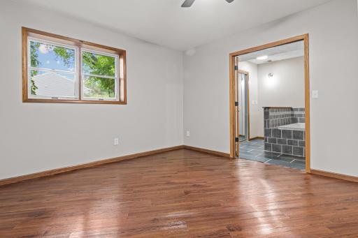 2365 Hillwood Dr-20.jpg