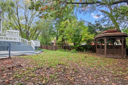 2365 Hillwood Dr-24.jpg
