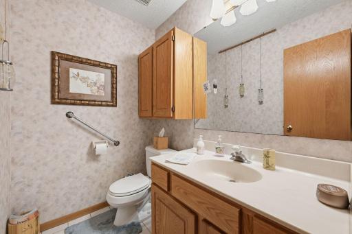10711 53rd Avenue N, Plymouth, MN 55442