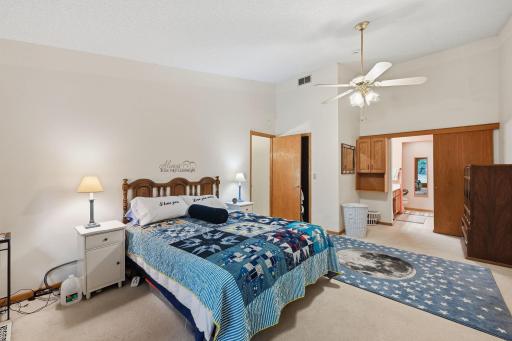 10711 53rd Avenue N, Plymouth, MN 55442