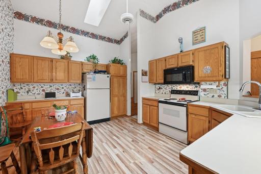 10711 53rd Avenue N, Plymouth, MN 55442