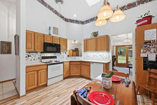 10711 53rd Avenue N, Plymouth, MN 55442