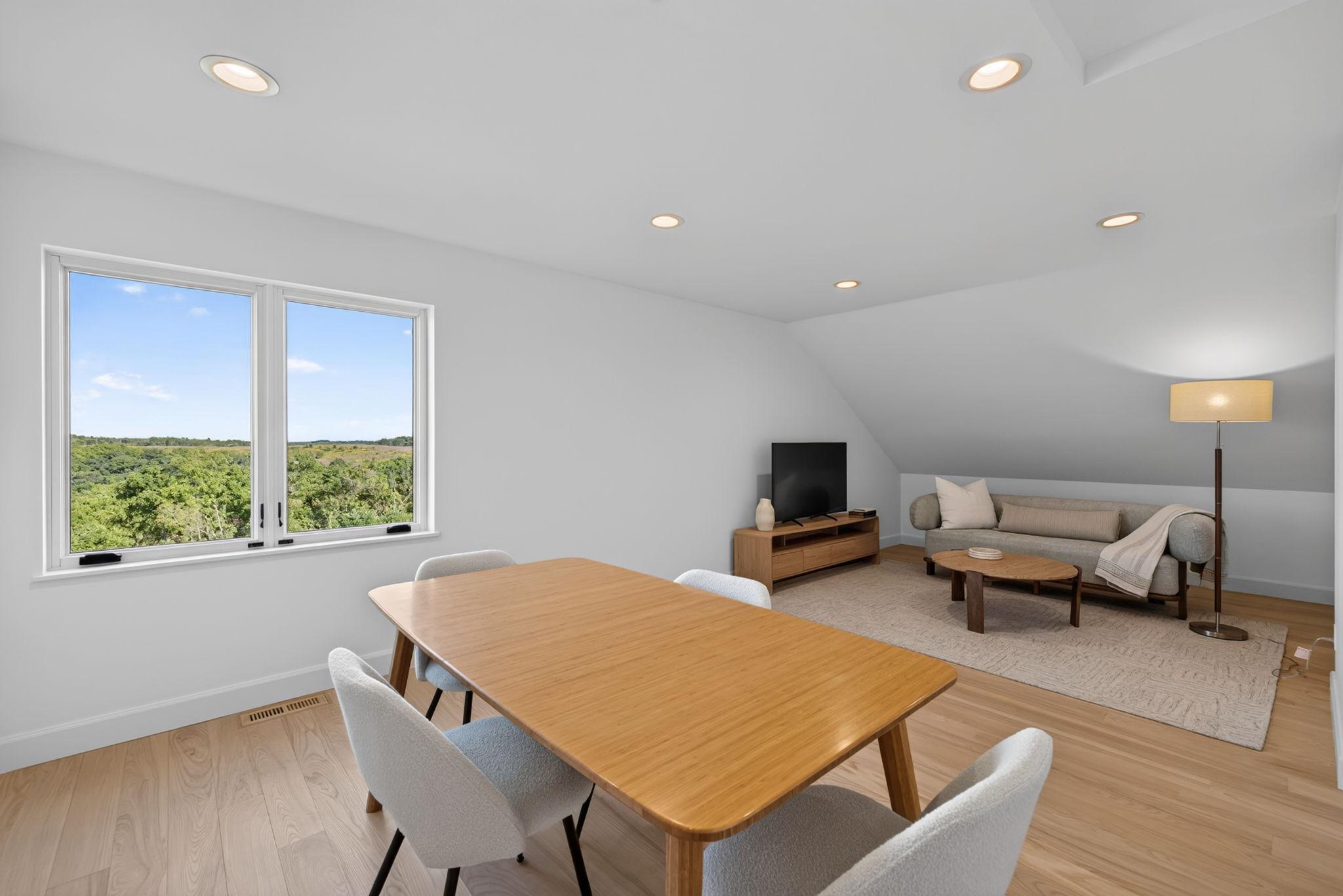 37 Upper-Level Bonus Room with Bluff-Country Views.jpg