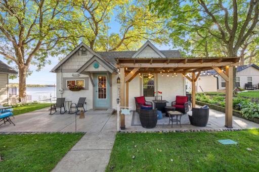 1 bed 1 bath with extra sleeping area below the property!