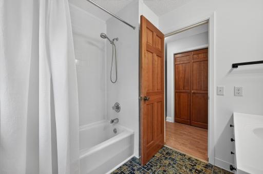 7829 Somerset Circle, Woodbury, MN 55125