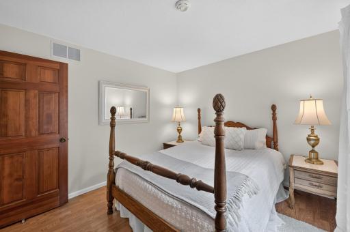 7829 Somerset Circle, Woodbury, MN 55125