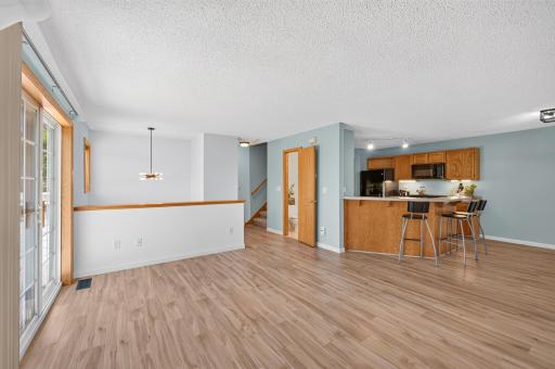 4913 Grenwich Avenue N, Oakdale, MN 55128