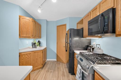 4913 Grenwich Avenue N, Oakdale, MN 55128