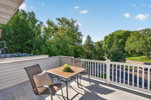4913 Grenwich Avenue N, Oakdale, MN 55128