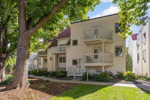 3012 Lake Shore Drive, B, Minneapolis, MN 55416