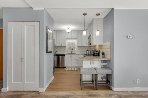 3012 Lake Shore Drive, B, Minneapolis, MN 55416