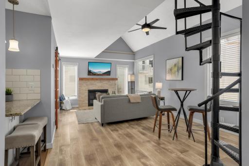 3012 Lake Shore Drive, B, Minneapolis, MN 55416