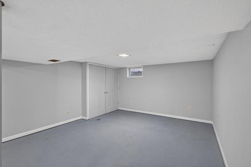 1837 Hawthorne Avenue E, Saint Paul, MN 55119