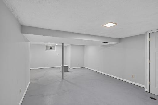1837 Hawthorne Avenue E, Saint Paul, MN 55119
