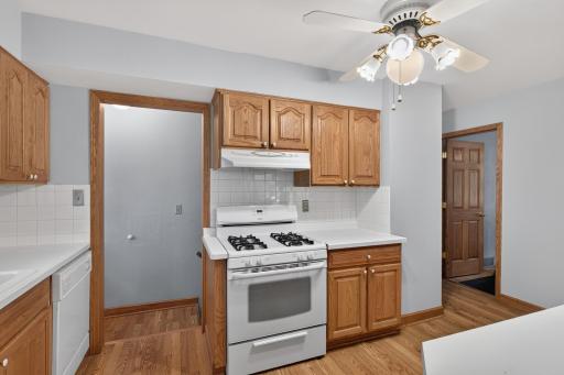 1837 Hawthorne Avenue E, Saint Paul, MN 55119