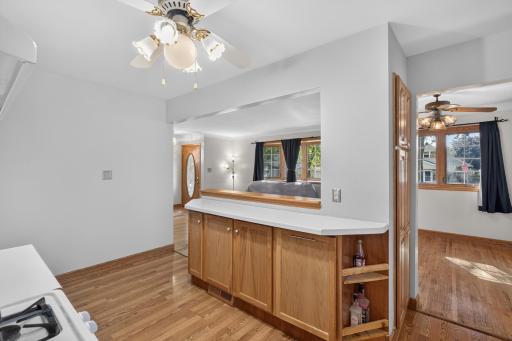 1837 Hawthorne Avenue E, Saint Paul, MN 55119