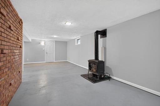 1837 Hawthorne Avenue E, Saint Paul, MN 55119