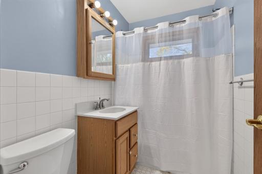 1837 Hawthorne Avenue E, Saint Paul, MN 55119