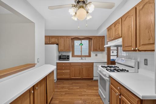 1837 Hawthorne Avenue E, Saint Paul, MN 55119