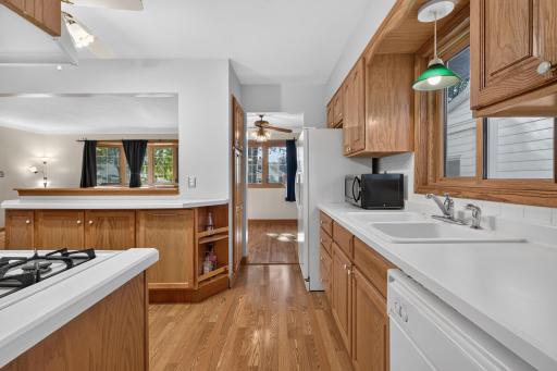 1837 Hawthorne Avenue E, Saint Paul, MN 55119