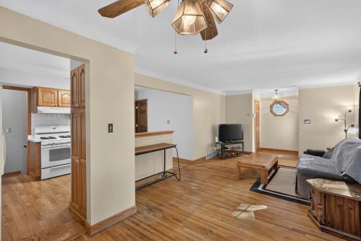 1837 Hawthorne Avenue E, Saint Paul, MN 55119