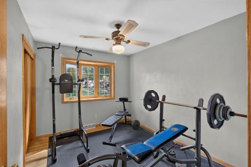 1837 Hawthorne Avenue E, Saint Paul, MN 55119
