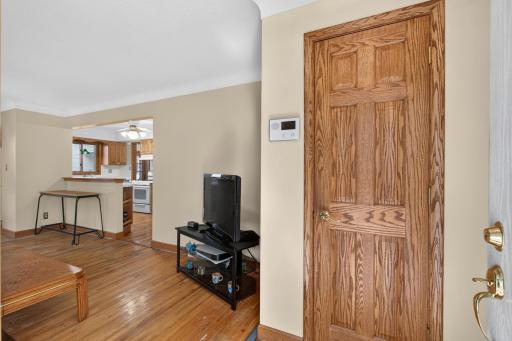 1837 Hawthorne Avenue E, Saint Paul, MN 55119