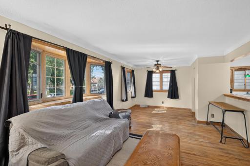 1837 Hawthorne Avenue E, Saint Paul, MN 55119