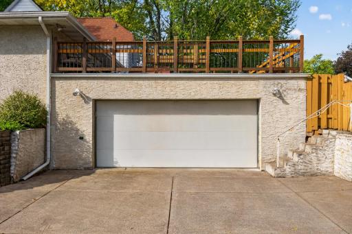 1837 Hawthorne Avenue E, Saint Paul, MN 55119