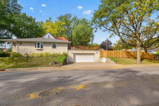 1837 Hawthorne Avenue E, Saint Paul, MN 55119