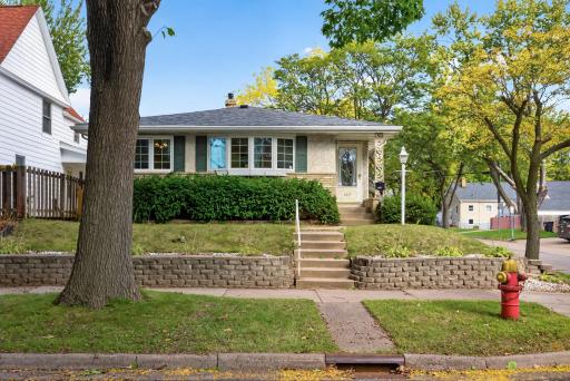 1837 Hawthorne Avenue E, Saint Paul, MN 55119