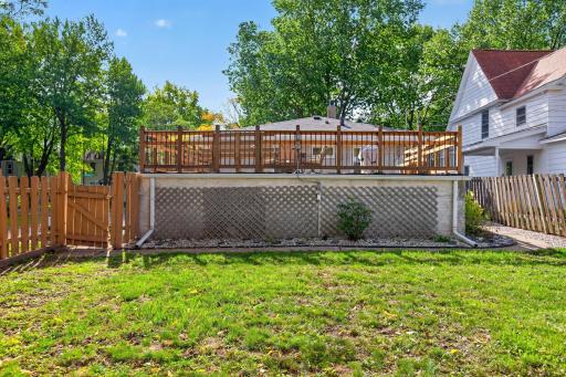 1837 Hawthorne Avenue E, Saint Paul, MN 55119