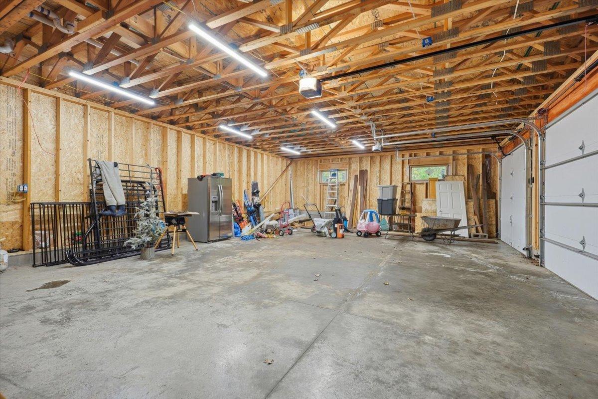 25 x 35- 3 stall garage