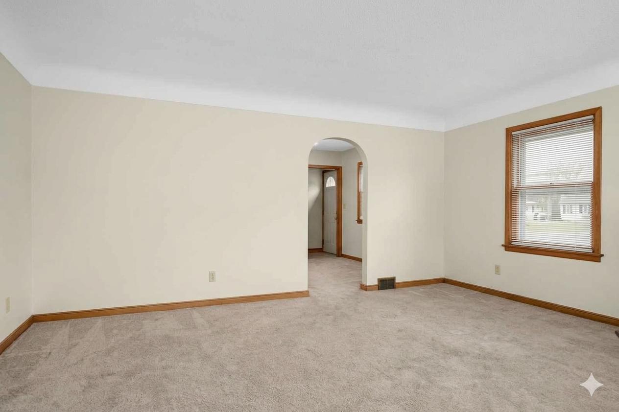 5636 Living room