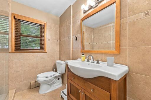 2831 Edgewood Drive N, Fargo, ND 58102