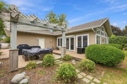 2831 Edgewood Drive N, Fargo, ND 58102