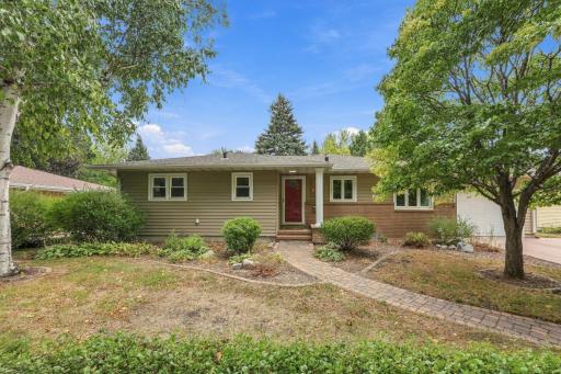2831 Edgewood Drive N, Fargo, ND 58102