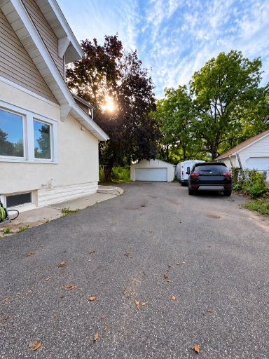 929 Barclay Street, Saint Paul, MN 55106