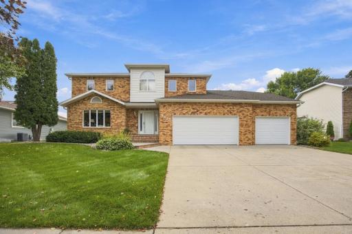 2825 27th Street S, Fargo, ND 58103