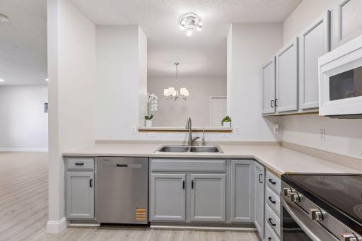 The color scheme in the kitchen is simply fabulous, creating a warm and stylish atmosphere.