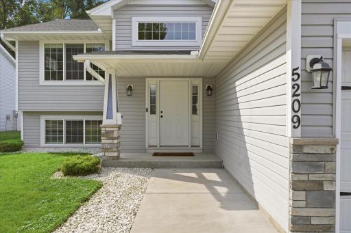 5209 49th Avenue N, Crystal, MN 55429