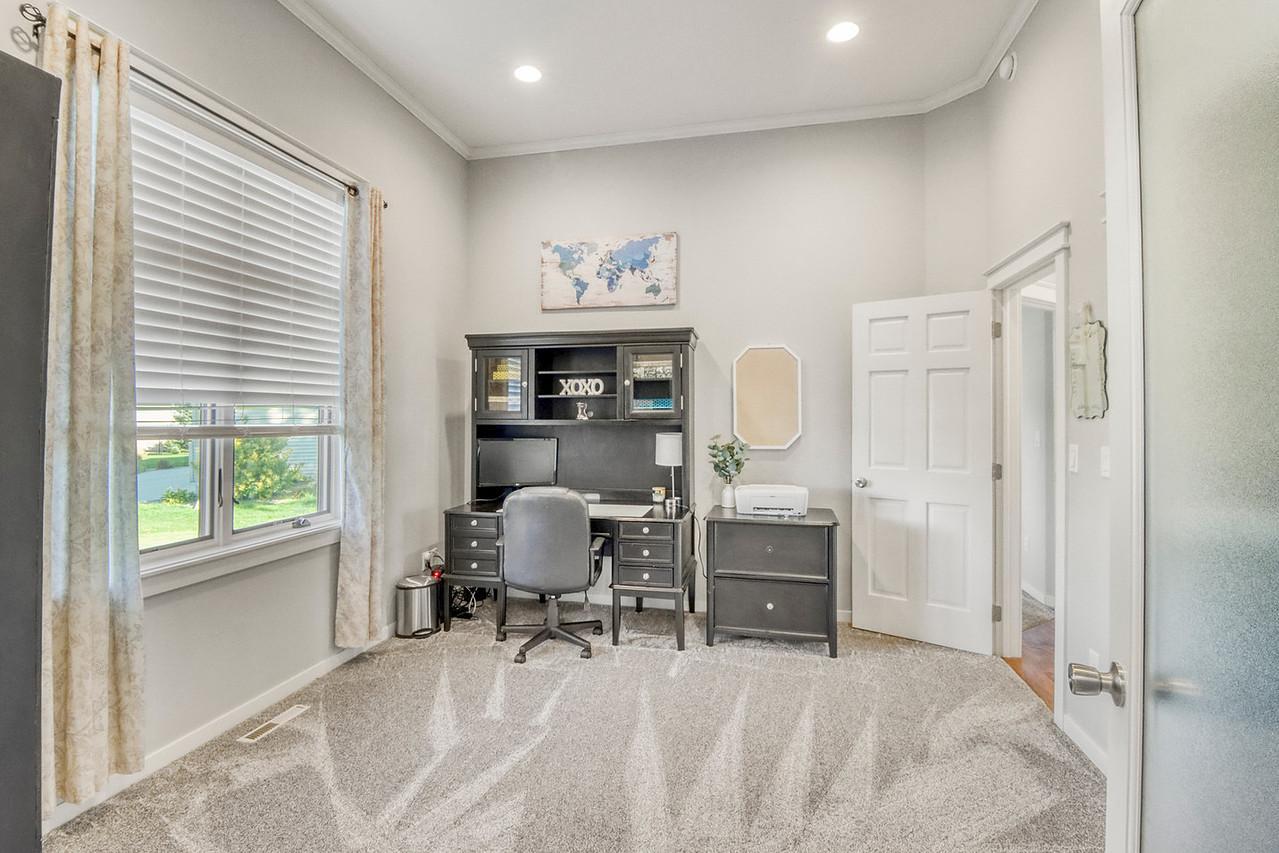 Bedroom / Office