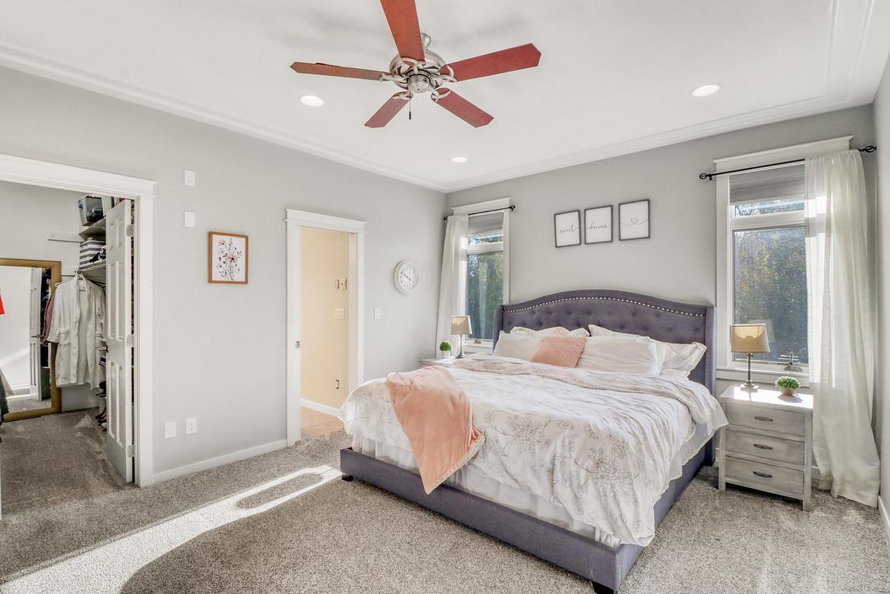Primary Bedroom1_2