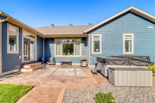 5888 26th Street S, Fargo, ND 58104