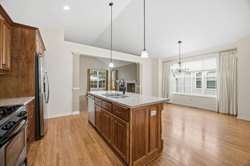 Functional flow that is great for everyday living or hosting.