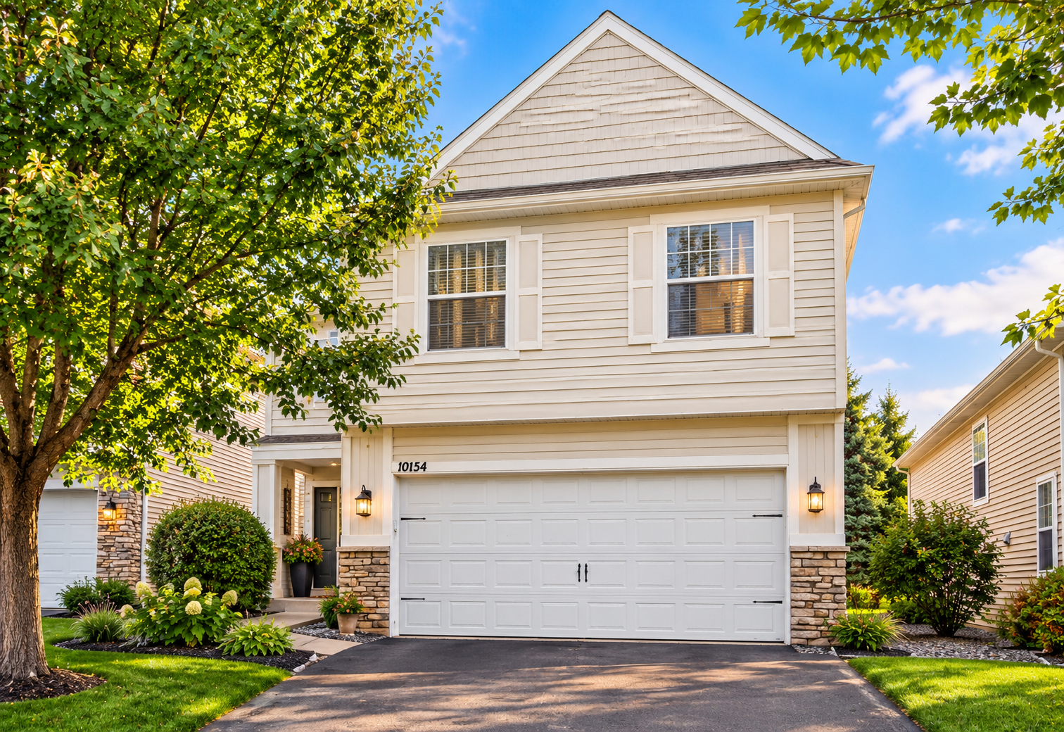 Country club curve Virtually Staged Front