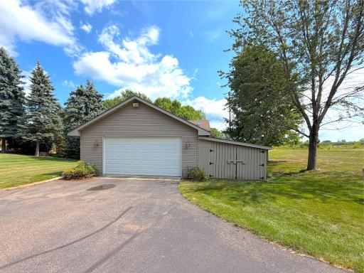 9962 91st Street NW, Annandale, MN 55302