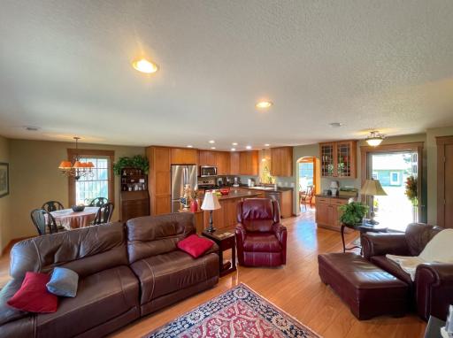 9962 91st Street NW, Annandale, MN 55302