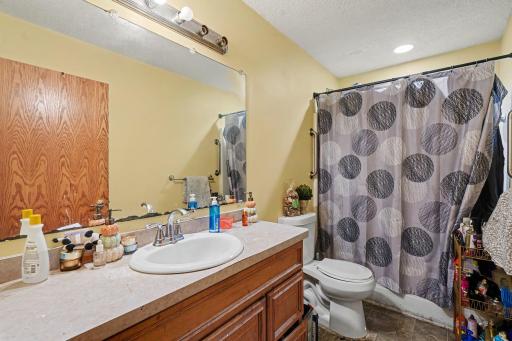 1550 41st Avenue NE, Columbia Heights, MN 55421