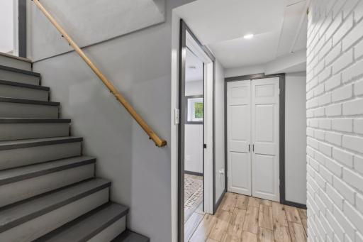 1814 Mcknight Road N, Maplewood, MN 55109